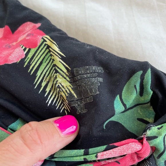 Midori Bikini Top XL - Picture 3 of 5